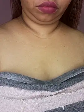 Snapshot of Ravina_patil1 chatting on 04-01-26, 02:47 Ravina patil1 online show from 04-01-26, 02:47