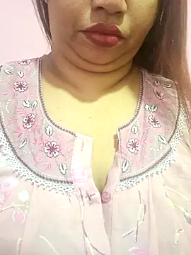 Snapshot of Ravina_patil1 chatting on 04-16-26, 06:25 Ravina patil1 online show from 04-16-26, 06:25