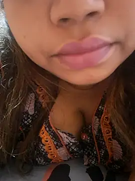 Snapshot of Ravina_patil1 chatting on 10-07-25, 11:11 Ravina patil1 online show from 10-07-25, 11:11