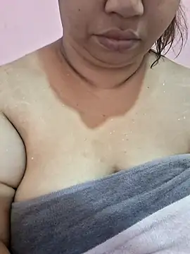 Snapshot of Ravina_patil1 chatting on 03-19-26, 03:50 Ravina patil1 online show from 03-19-26, 03:50