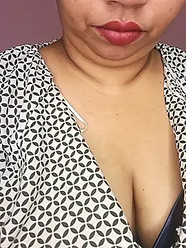 Snapshot of Ravina_patil1 chatting on 03-26-26, 08:01 Ravina patil1 online show from 03-26-26, 08:01