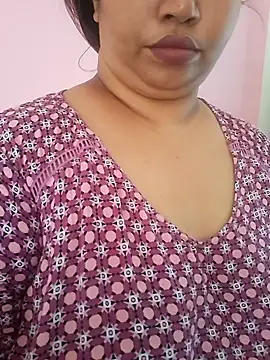 Snapshot of Ravina_patil1 chatting on 04-14-26, 10:42 Ravina patil1 online show from 04-14-26, 10:42