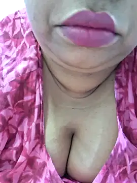 Snapshot of Ravina_patil1 chatting on 11-23-25, 07:13 Ravina patil1 online show from 11-23-25, 07:13