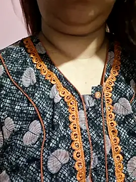 Snapshot of Ravina_patil1 chatting on 03-31-26, 08:00 Ravina patil1 online show from 03-31-26, 08:00