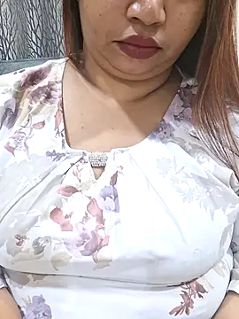 Snapshot of Ravina_patil1 chatting on 04-13-26, 08:13 Ravina patil1 online show from 04-13-26, 08:13