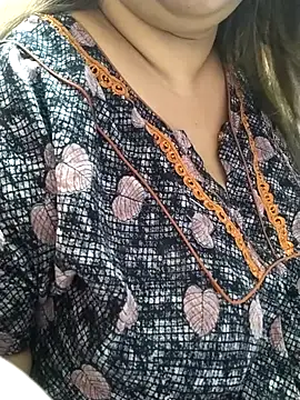 Snapshot of Ravina_patil1 chatting on 02-25-25, 03:31 Ravina patil1 online show from 02-25-25, 03:31