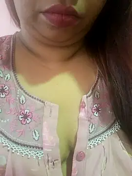 Snapshot of Ravina_patil1 chatting on 03-08-26, 09:01 Ravina patil1 online show from 03-08-26, 09:01