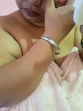 Snapshot of Ravina_patil1 chatting on 03-29-26, 09:00 Ravina patil1 online show from 03-29-26, 09:00