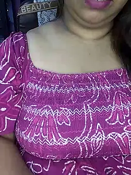 Snapshot of Ravina_patil1 chatting on 09-26-25, 11:06 Ravina patil1 online show from 09-26-25, 11:06