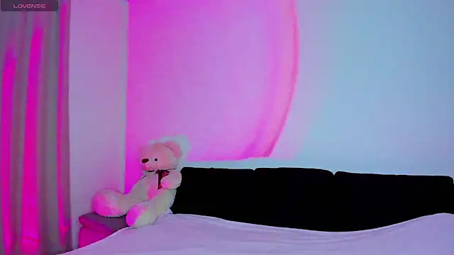 Snapshot of misspollywow chatting on 02-06-25, 04:03 misspollywow online show from 02-06-25, 04:03