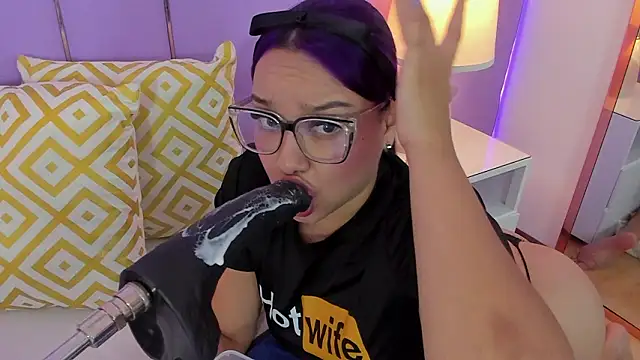 SophyRuiz  online show from 03-12-26, 11:47