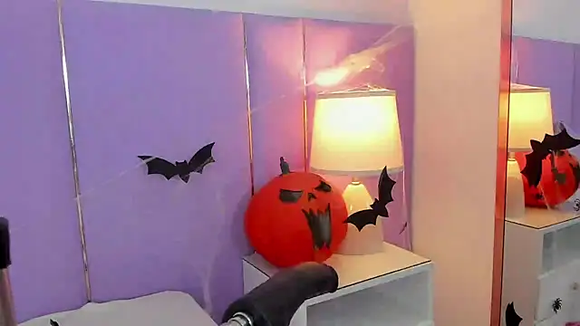 Snapshot of SophyRuiz_ chatting on 10-21-25, 11:53 SophyRuiz online show from 10-21-25, 11:53