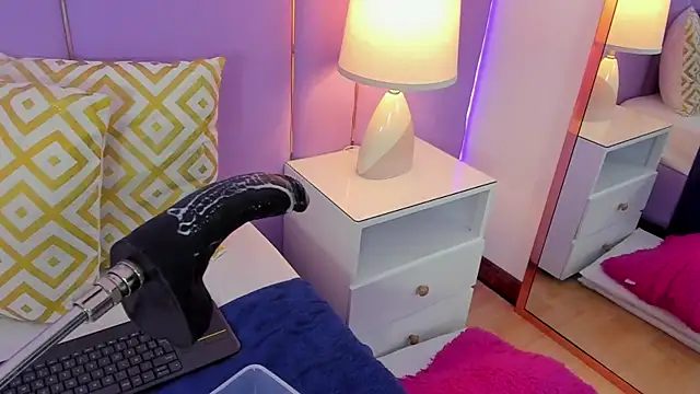 SophyRuiz  online show from 02-09-26, 12:03