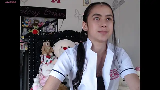 ValeryBaker  online show from 11-20-25, 06:52