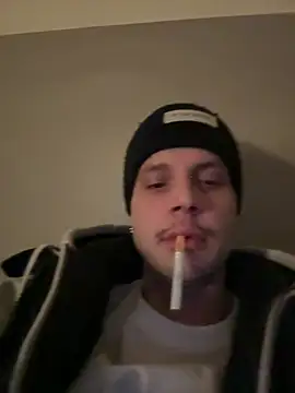 Snapshot of Alessandroxxx6968 chatting on 02-18-25, 01:54 Alessandroxxx6968 online show from 02-18-25, 01:54