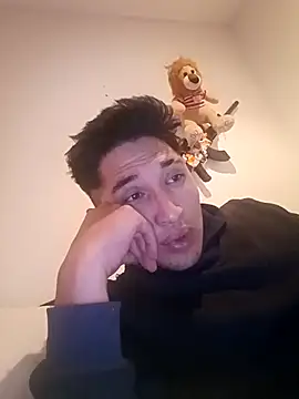 Snapshot of johan_l_ chatting on 02-24-26, 01:06 johan l online show from 02-24-26, 01:06