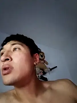 Snapshot of johan_l_ chatting on 03-12-26, 03:23 johan l online show from 03-12-26, 03:23