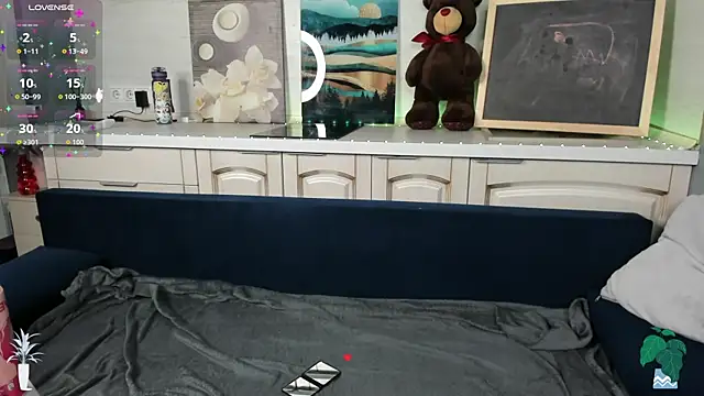 Mary Xextra online show from 03-25-26, 09:19