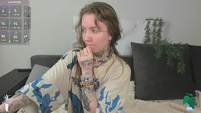 Mary Xextra online show from 04-21-26, 09:27