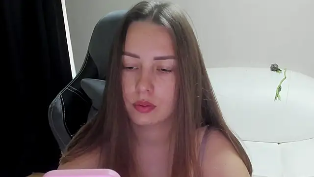 Snapshot of Mia_shy1 chatting on 06-19-26, 05:13 Mia shy1 online show from 06-19-26, 05:13