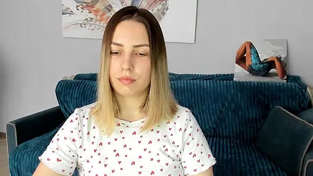 Snapshot of Mia_shy1 chatting on 03-18-25, 12:39 Mia shy1 online show from 03-18-25, 12:39