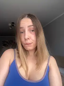 Snapshot of Mia_shy1 chatting on 03-16-25, 12:11 Mia shy1 online show from 03-16-25, 12:11