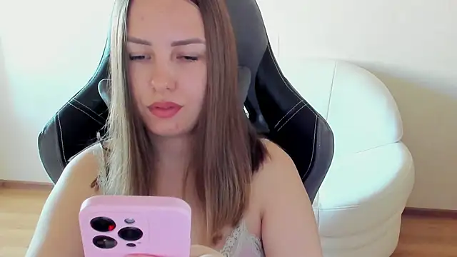 Mia shy1 online show from 05-22-26, 05:05