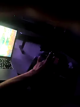 WyzwolonyMen online show from 09-18-25, 01:08