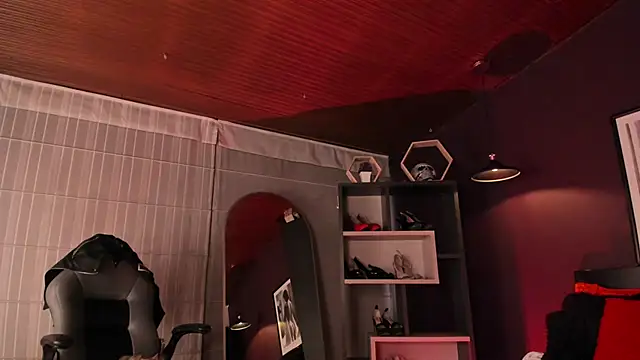 Moony 14 online show from 04-14-26, 12:10