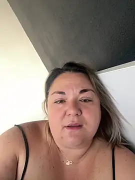 MikyVesela online show from 05-18-26, 07:35