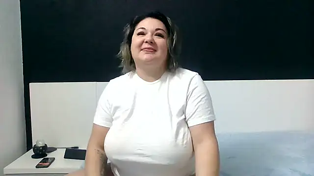 Snapshot of MikyVesela chatting on 01-22-25, 04:55 MikyVesela online show from 01-22-25, 04:55