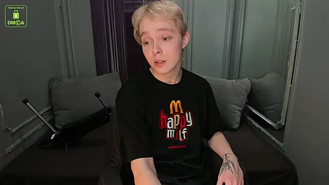 Snapshot of TimmyTaylon chatting on 02-25-25, 11:32 TimmyTaylon online show from 02-25-25, 11:32