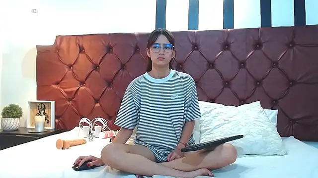 MelodyMansson online show from 02-20-25, 08:03