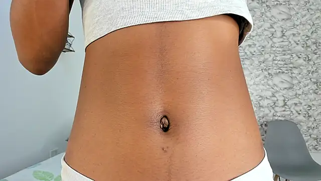 Snapshot of Canhela1 chatting on 10-26-25, 01:22 Canhela1 online show from 10-26-25, 01:22