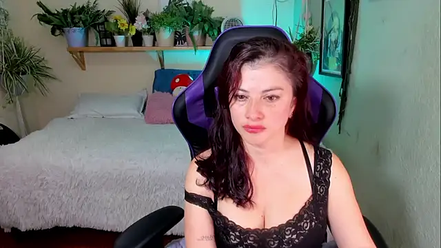 Aliiz 01 online show from 11-11-25, 07:08