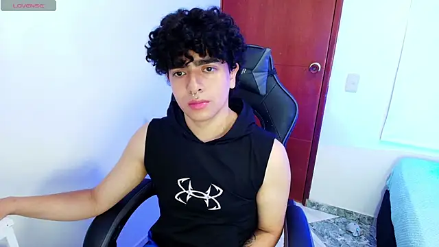 Snapshot of _nickconnor01 chatting on 03-14-25, 12:32  nickconnor01 online show from 03-14-25, 12:32