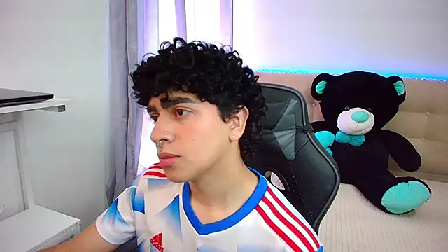Snapshot of _nickconnor01 chatting on 01-04-25, 08:16  nickconnor01 online show from 01-04-25, 08:16