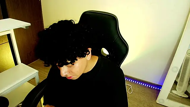 Snapshot of _nickconnor01 chatting on 02-08-25, 11:02  nickconnor01 online show from 02-08-25, 11:02