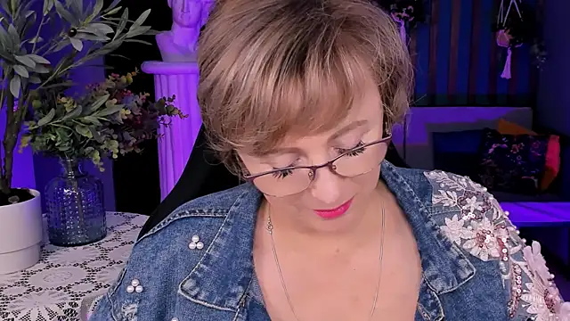 sugar vivien online show from 10-15-25, 01:30