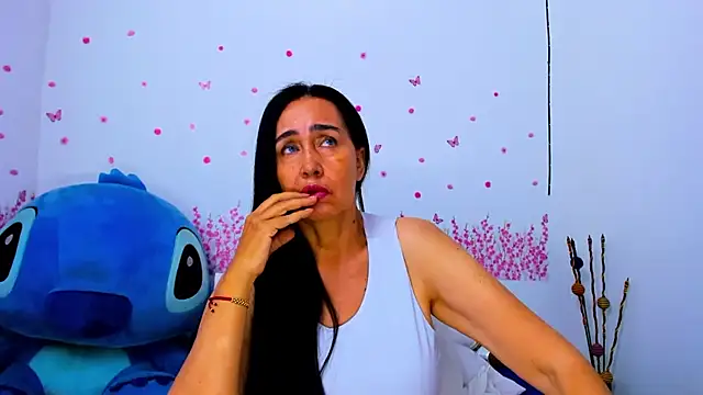 HorniestMilf online show from 07-13-26, 09:25
