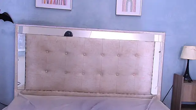 Mels  online show from 11-25-25, 04:29