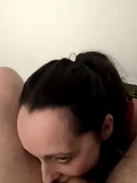 Snapshot of Joinus1988 chatting on 12-14-25, 09:53 Joinus1988 online show from 12-14-25, 09:53