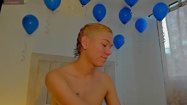 JulianRose 1 online show from 10-16-25, 07:22