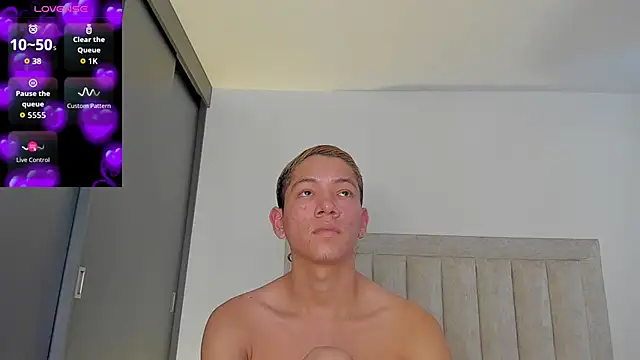 JulianRose 1 online show from 11-19-25, 08:53