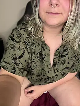 Snapshot of kitten0760 chatting on 06-06-26, 10:37 kitten0760 online show from 06-06-26, 10:37