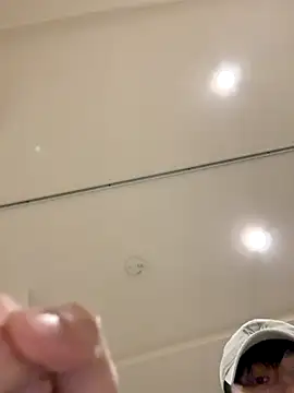 Snapshot of Tkcqcc chatting on 12-05-25, 01:10 Tkcqcc online show from 12-05-25, 01:10