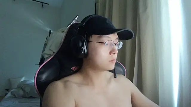 Snapshot of Tkcqcc chatting on 12-09-24, 01:18 Tkcqcc online show from 12-09-24, 01:18