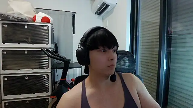 Snapshot of Tkcqcc chatting on 01-14-26, 01:04 Tkcqcc online show from 01-14-26, 01:04