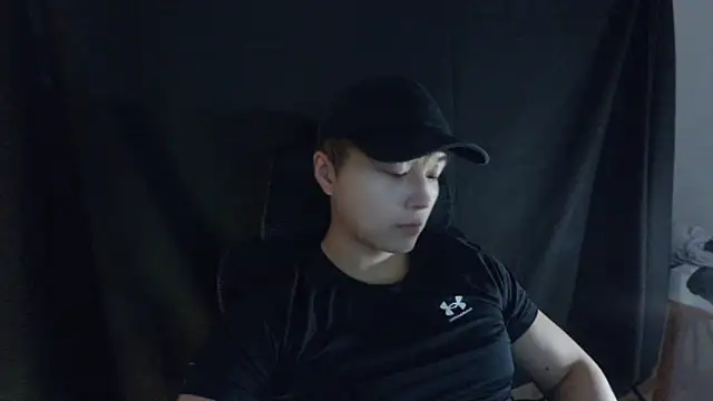 Snapshot of Tkcqcc chatting on 03-18-25, 04:28 Tkcqcc online show from 03-18-25, 04:28