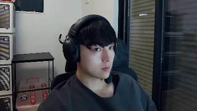 Snapshot of Tkcqcc chatting on 02-20-26, 10:50 Tkcqcc online show from 02-20-26, 10:50